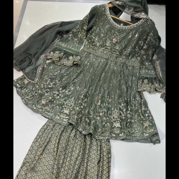 Three peice gharara set - Picture 2 of 5